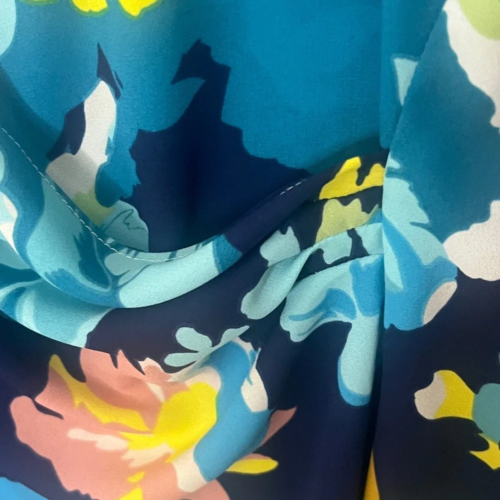 Cabi Sleeveless Blouse XL Blue Floral Faux Wrap Surplice Spring Blossom Career - Picture 8 of 13